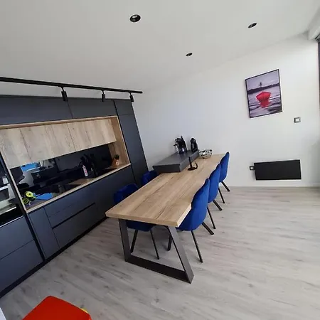 Family Apartment *